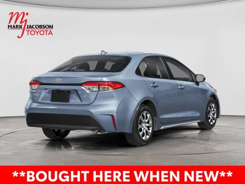Used 2026 Toyota Corolla LE FWD image 3