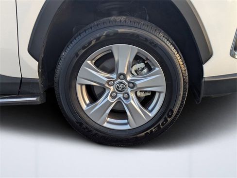 Used 2025 Toyota RAV4 XLE image 11