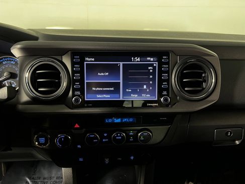 Certified 2023 Toyota Tacoma TRD Off-Road AWD/4WD image 18