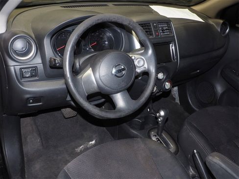 Used 2014 Nissan Versa SV image 6