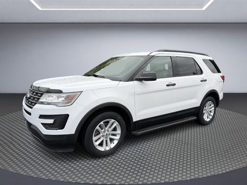 Used 2017 Ford Explorer 4WD image 2
