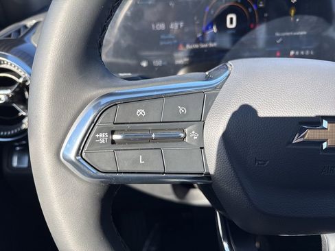 Used 2025 Chevrolet Equinox LT w/ Convenience Package II image 16