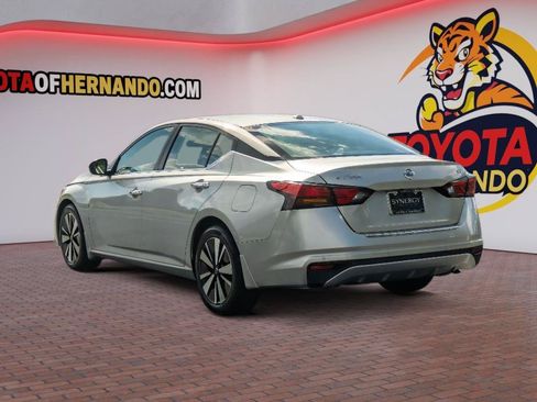 Used 2022 Nissan Altima 2.5 SV FWD image 8