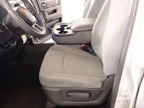 Used 2018 RAM 1500 Classic SLT image 10