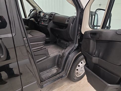 Used 2021 RAM ProMaster 2500 w/ Convenience Group image 6