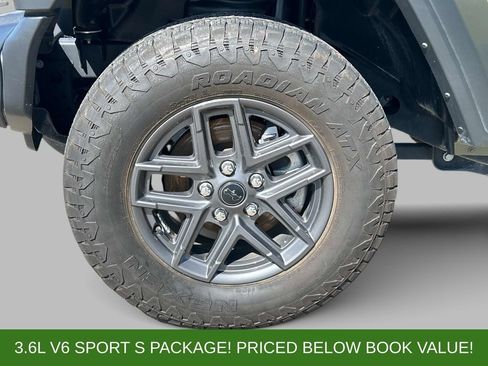 Used 2025 Jeep Wrangler Unlimited Sport AWD/4WD image 9