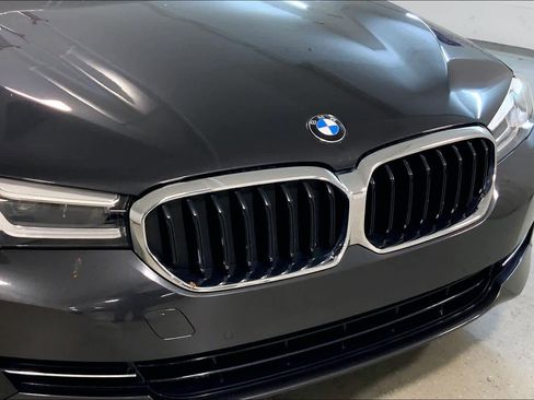 Certified 2023 BMW 530i xDrive w/ Premium Package image 32