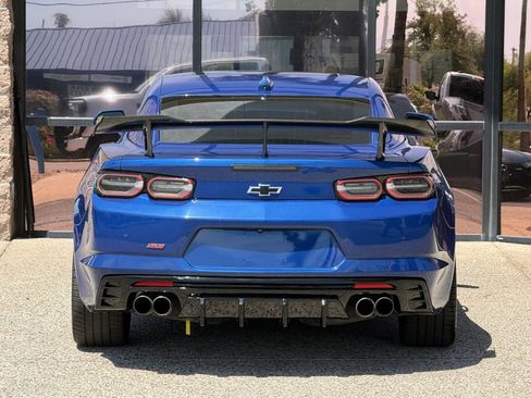 Used 2021 Chevrolet Camaro SS RWD image 8