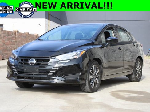 Used 2025 Nissan Versa SV image 1