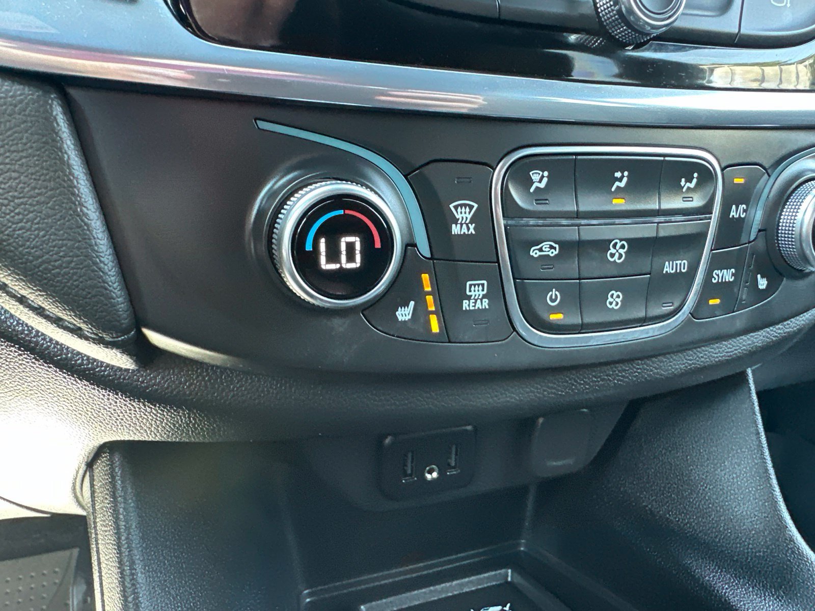 Used 2023 Chevrolet Traverse LT AWD/4WD image 62