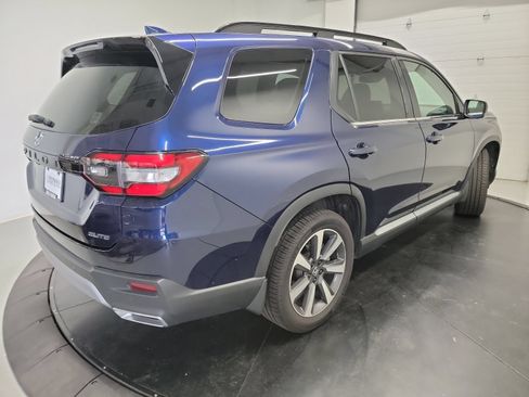 Used 2023 Honda Pilot Elite image 9