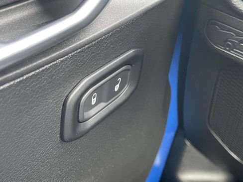 Used 2024 Jeep Wrangler Sport S image 12