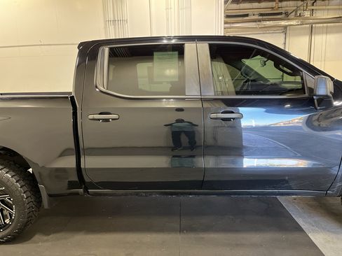 Used 2020 Chevrolet Silverado 1500 Custom w/ Custom Value Package AWD/4WD image 5