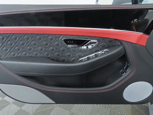 Used 2024 Bentley Continental GT S image 32