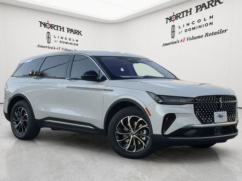 New 2026 Lincoln Nautilus Premier AWD/4WD image 1