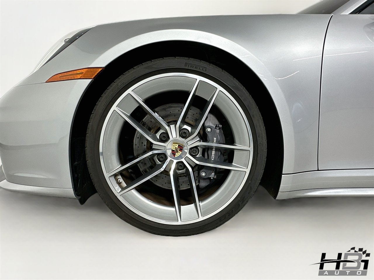 Used 2025 Porsche 911 Carrera T RWD image 16