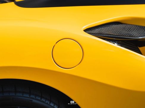 Used 2021 Ferrari F8 Tributo RWD image 27