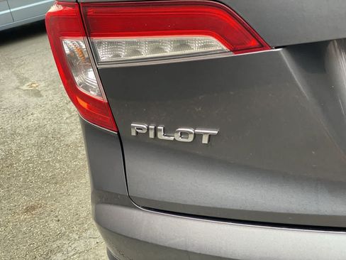Used 2019 Honda Pilot Touring image 10