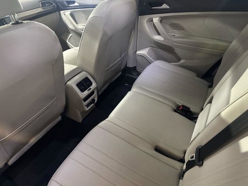 Used 2023 Volkswagen Tiguan SE FWD image 11