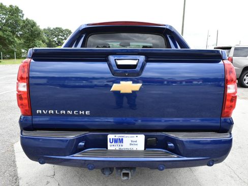 Used 2013 Chevrolet Avalanche LS RWD image 7