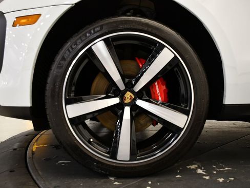 Used 2024 Porsche Macan S image 16