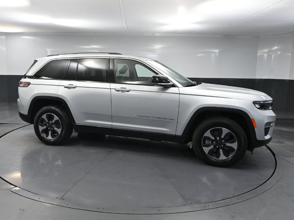 Used 2022 Jeep Grand Cherokee Limited 4xe AWD/4WD image 3