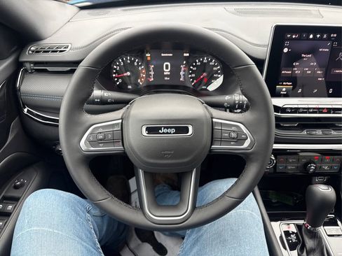 New 2026 Jeep Compass Latitude image 14