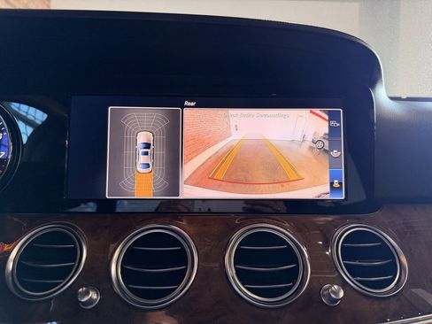 Used 2018 Mercedes-Benz E 300 E 300 image 20