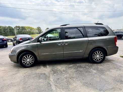Used 2011 Kia Sedona EX FWD image 6