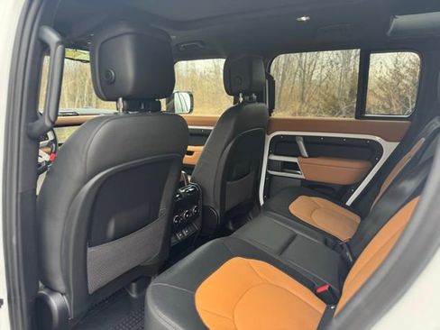Used 2024 Land Rover Defender 110 X-Dynamic SE image 13