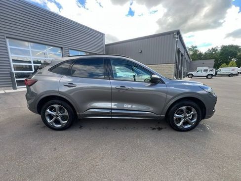 Used 2024 Ford Escape ST-Line w/ Tech Pack #1 AWD/4WD image 4