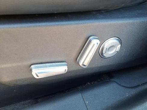 Used 2024 Lincoln Nautilus Premier image 22