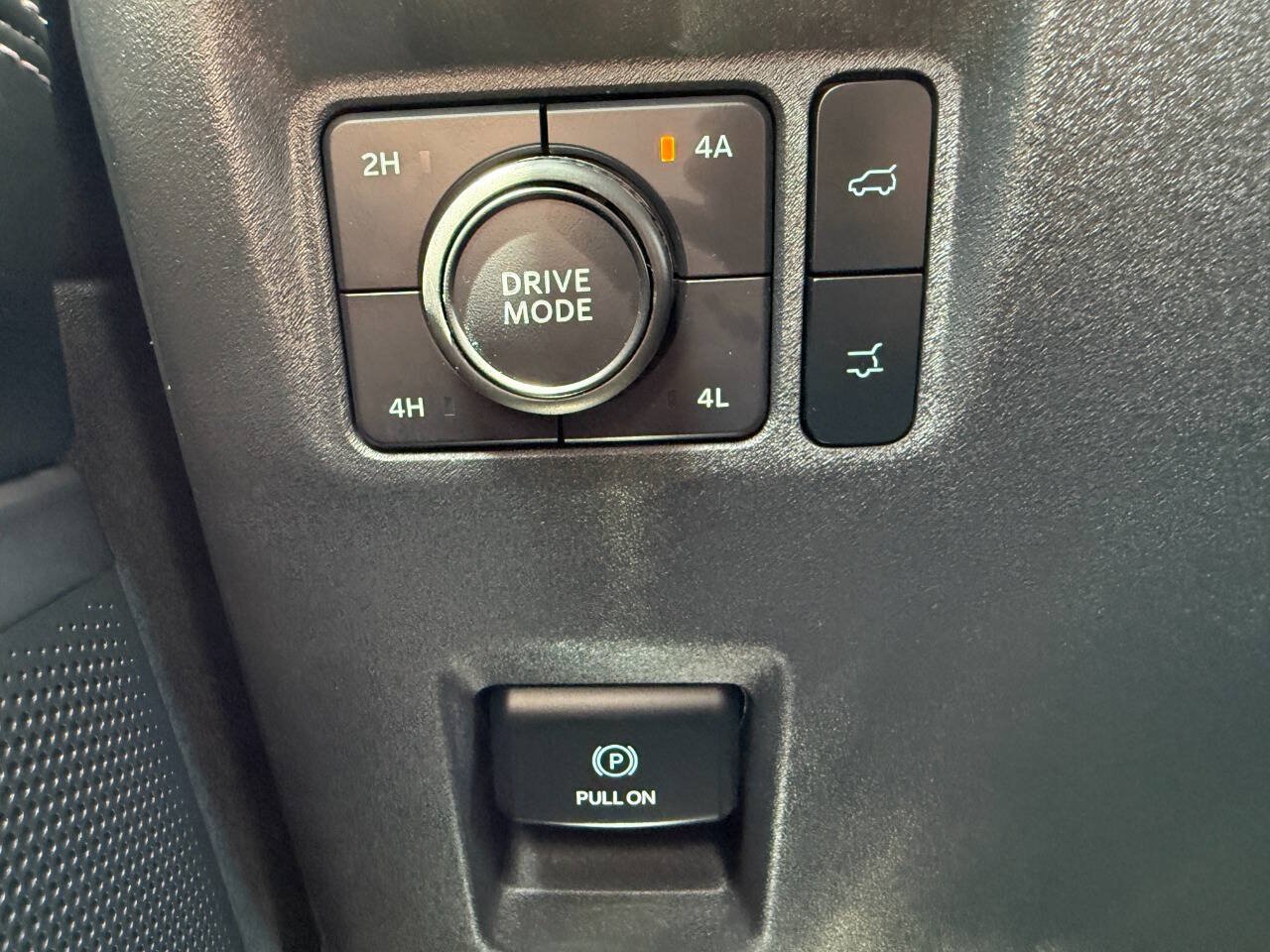 Used 2025 Ford Expedition Max Platinum AWD/4WD image 39