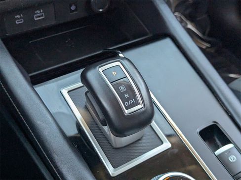 Used 2024 Mitsubishi Outlander AWD image 28