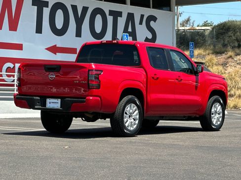 Used 2023 Nissan Frontier SV AWD/4WD image 5