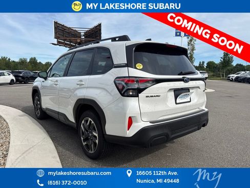 Used 2025 Subaru Forester Premium AWD/4WD image 6