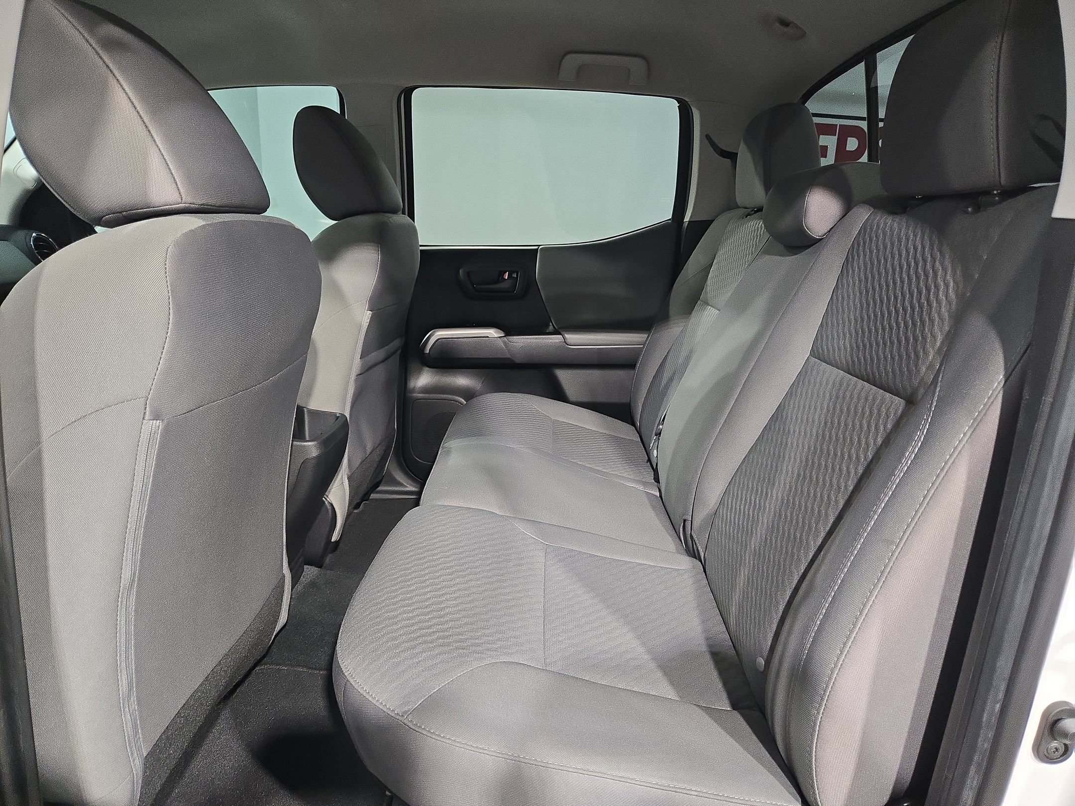 Used 2022 Toyota Tacoma SR5 RWD image 34