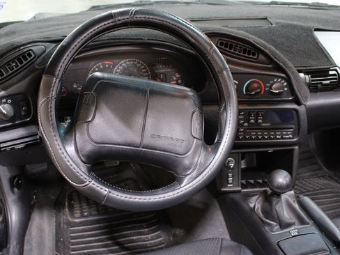 Used 1995 Chevrolet Camaro Z28 RWD image 12
