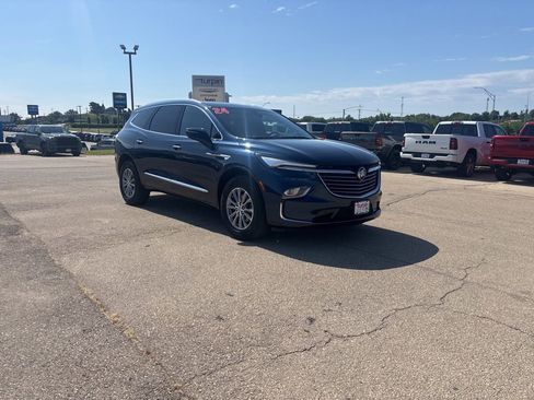 Used 2024 Buick Enclave Essence w/ Technology Package AWD/4WD image 7