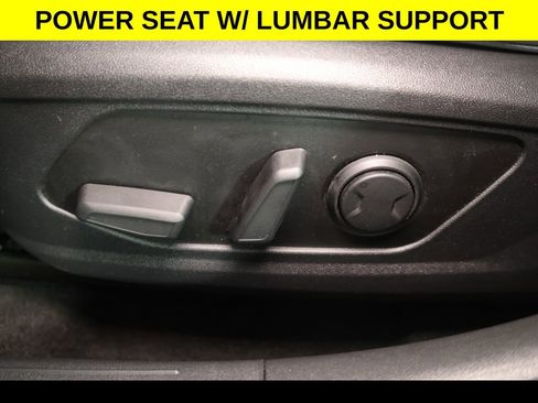 Used 2025 Hyundai Elantra Limited FWD image 6