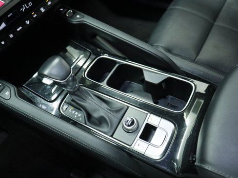 Used 2023 Kia Telluride EX w/ EX Captain's Chair Package FWD image 18