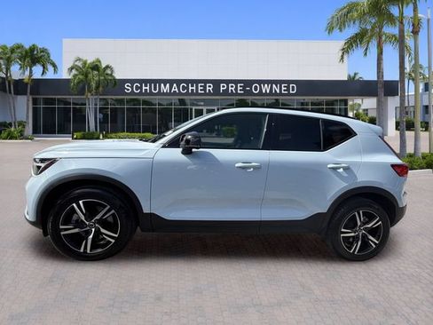 Certified 2024 Volvo XC40 B5 Core AWD/4WD image 4