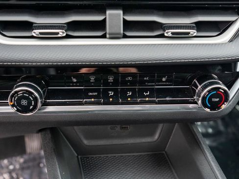 Certified 2026 Chevrolet Equinox LT image 29