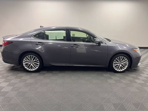 Used 2015 Lexus ES 350 w/ Luxury Package FWD image 4