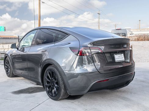 Used 2024 Tesla Model Y Long Range image 4