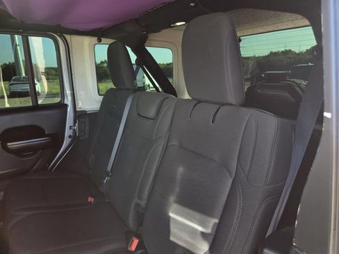 Used 2020 Jeep Wrangler Unlimited Sport S AWD/4WD image 32