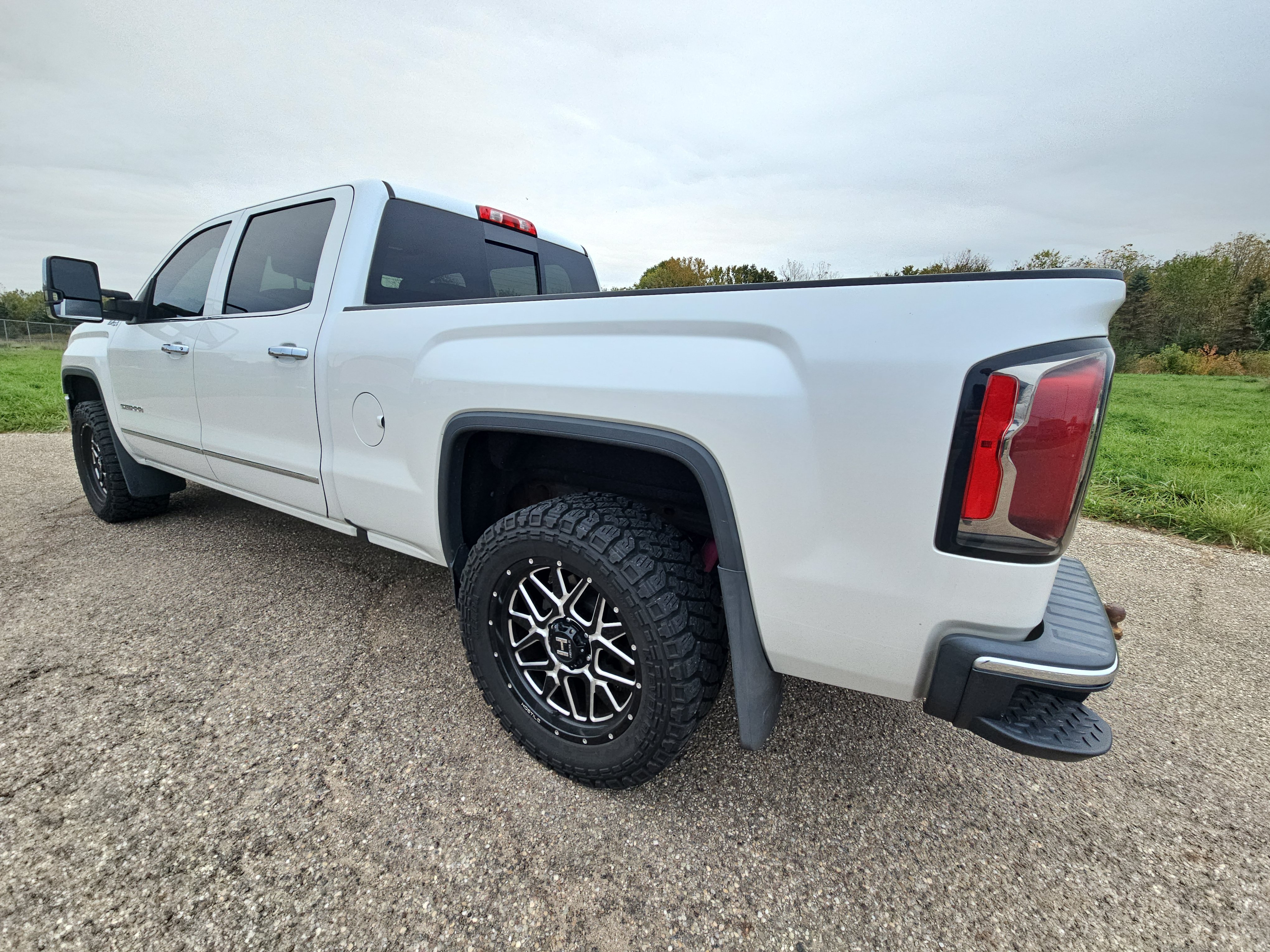 Used 2018 GMC Sierra 1500 SLT AWD/4WD image 7