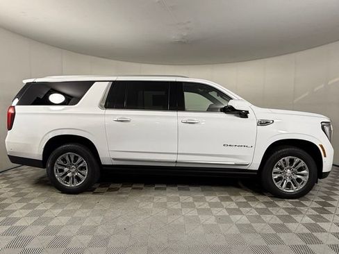 Used 2026 GMC Yukon XL Denali w/ Sun & Power Step Package AWD/4WD image 9