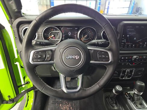 Used 2021 Jeep Gladiator Overland w/ Uconnect 4C Nav & Sound Group AWD/4WD image 12