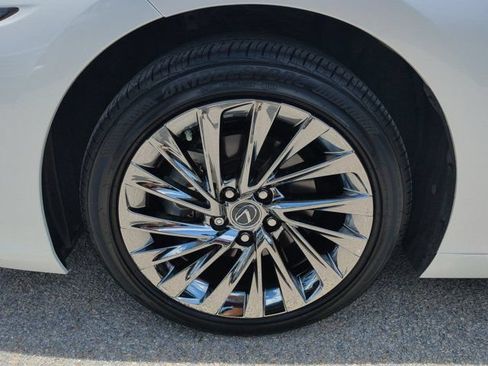 Certified 2025 Lexus ES 350 Ultra Luxury w/ Accessory Package (Z2) FWD image 10